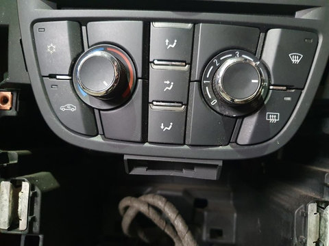 Comanda panou ventilație climatronic Opel Astra J