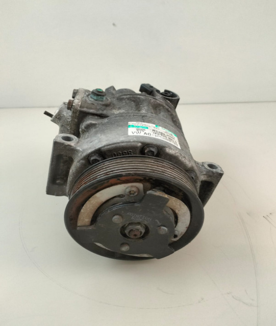 Compresor AC 1K0820803S Volkswagen VW Touran [facelift] [2006 - 2010]