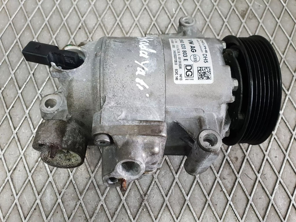 Compresor AC 5N0820803 VW New Beetle Cabrio (1Y7) 2.5 150 cai