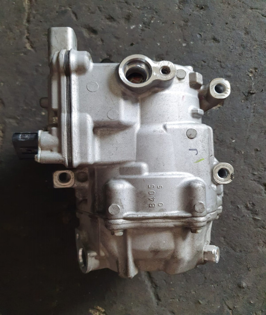 COMPRESOR AC 63.000 KM HFC-134A/ HFO-1234YF 042200-1501 Toyota Yaris XP130 [2th facelift] [2015 - 2020] Hatchback 1.5 Hybrid CVT (74 hp)