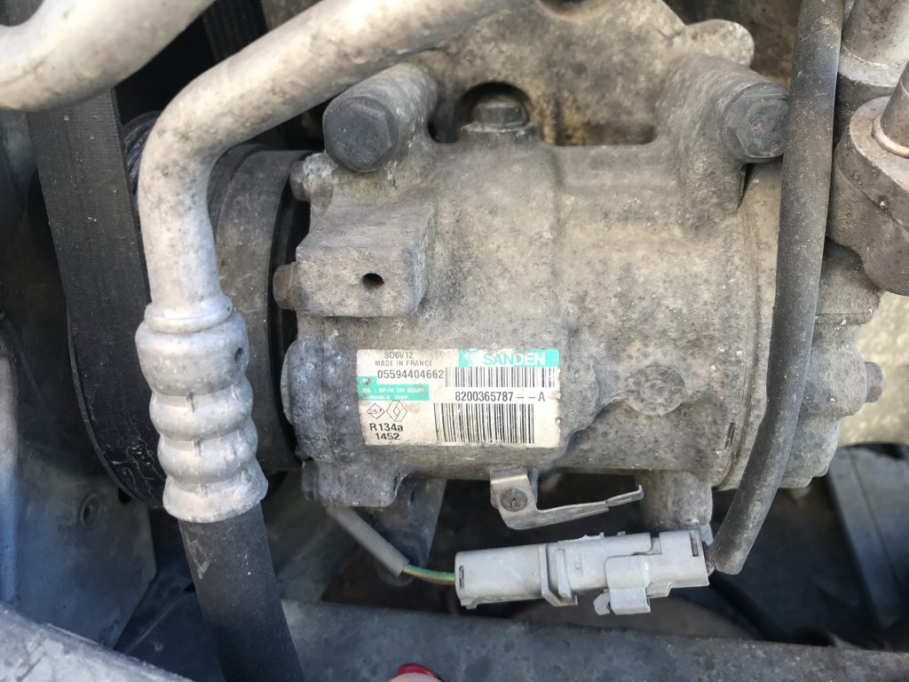 Compresor ac 8200365787 Renault Megane 2 1.5 dci 2007