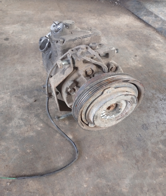 Compresor AC 8D0 260 808 Volkswagen VW Passat B5.5 [facelift] [2000 - 2005]