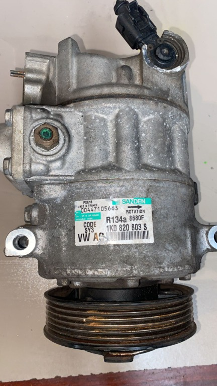 Compresor AC aer conditionat VW Passat B6 Golf 5 Touran Skoda Octavia 2.0TDI cod 1K0 820 803 S