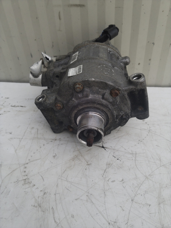 Compresor ac Audi A4 B8 an 2011 2.0 TDI cod piesa 8E0260805CB