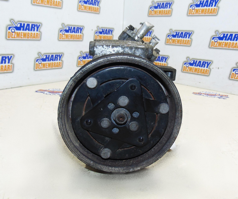 Compresor AC avand codul 8200953359-A pentru Renault Kangoo