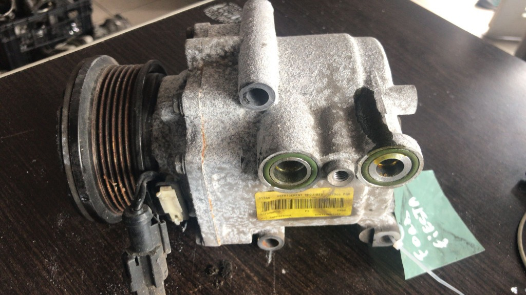 Compresor AC Ford Fiesta cod: 8v5119d629ef