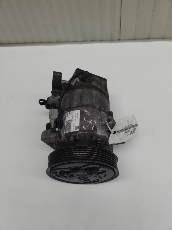 Compresor ac Renault Clio an 2016 1.5 dci K9K628 cod piesa 926004990R