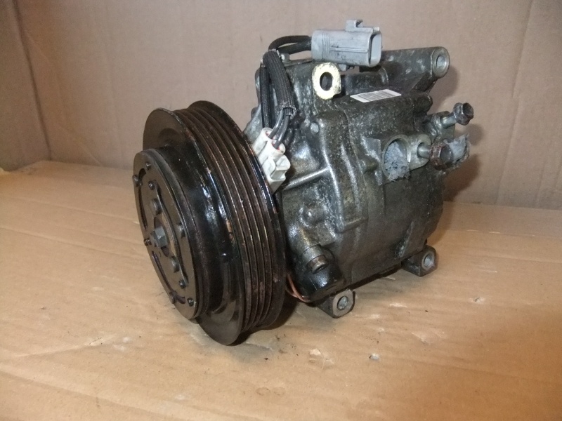 Compresor Ac Toyota Yaris 1.4 cod 247300-3070 AN 2001 - 2005
