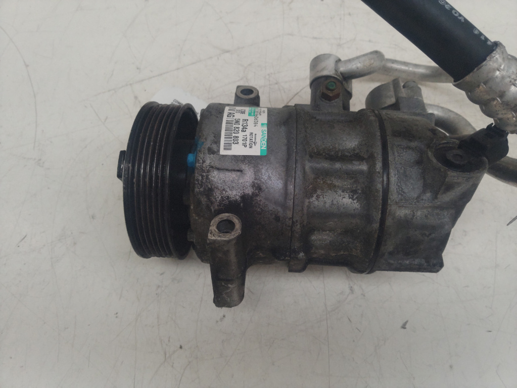 Compresor ac Volkswagen Golf 6 (5k1) an [2009-2013] cod piesa 5N0820803