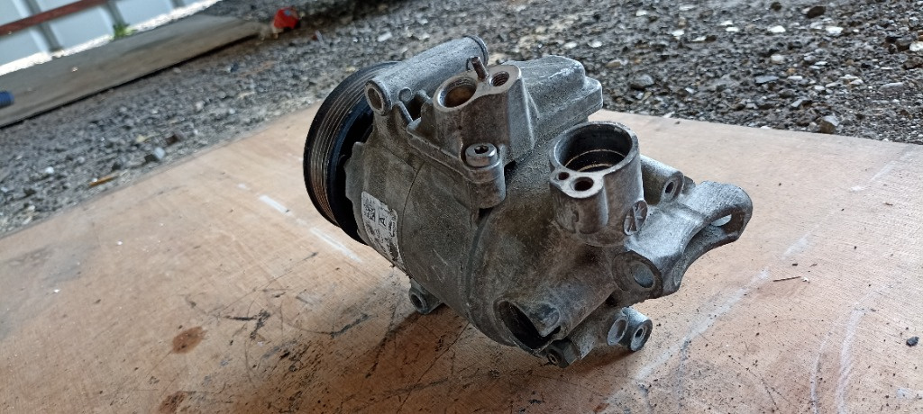 Compresor AC Volkswagen Passat B6 2005-2010 5N0820803A