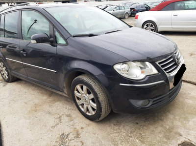 Compresor AC Volkswagen Touran Sport an 2007 Motor