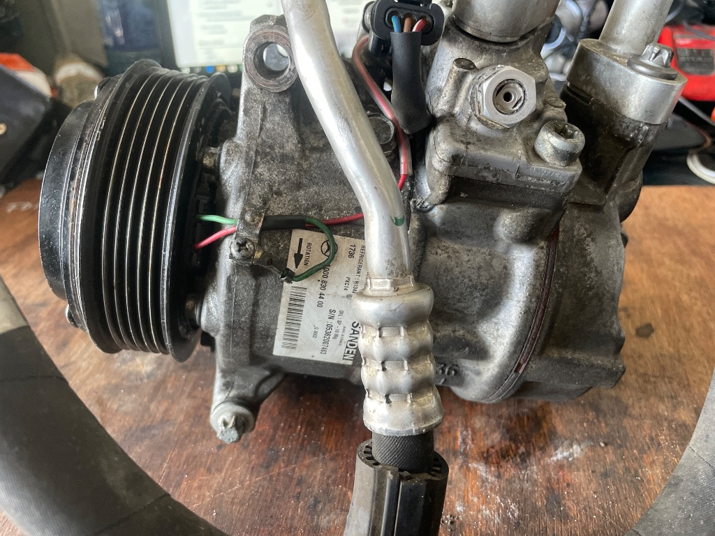 Compresor climă Mercedes C-Class E-Class ,cod A0008304400.
