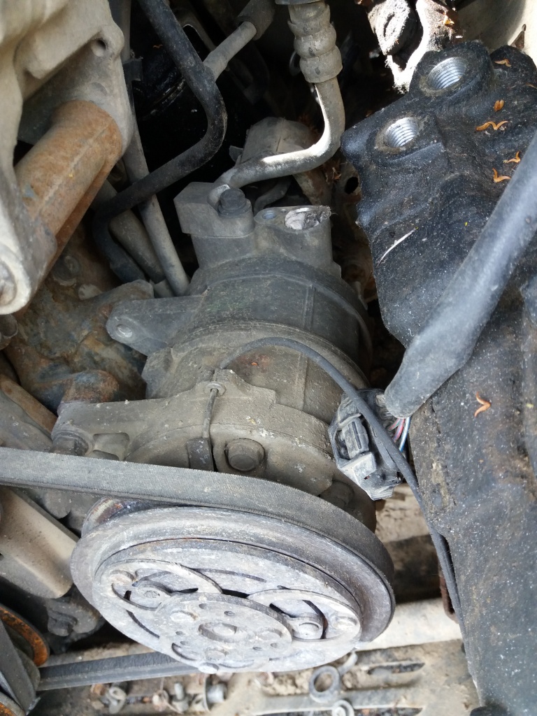 Compresor clima nissan terrano 2 2.7 2004