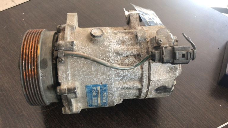 Compresor clima Skoda Octavia / Golf 4 cod 1j0820803k