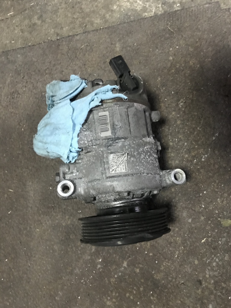 Compresor clima vw golf 5 1.4 2.0 tsi an 2008 cod 1k0820859n
