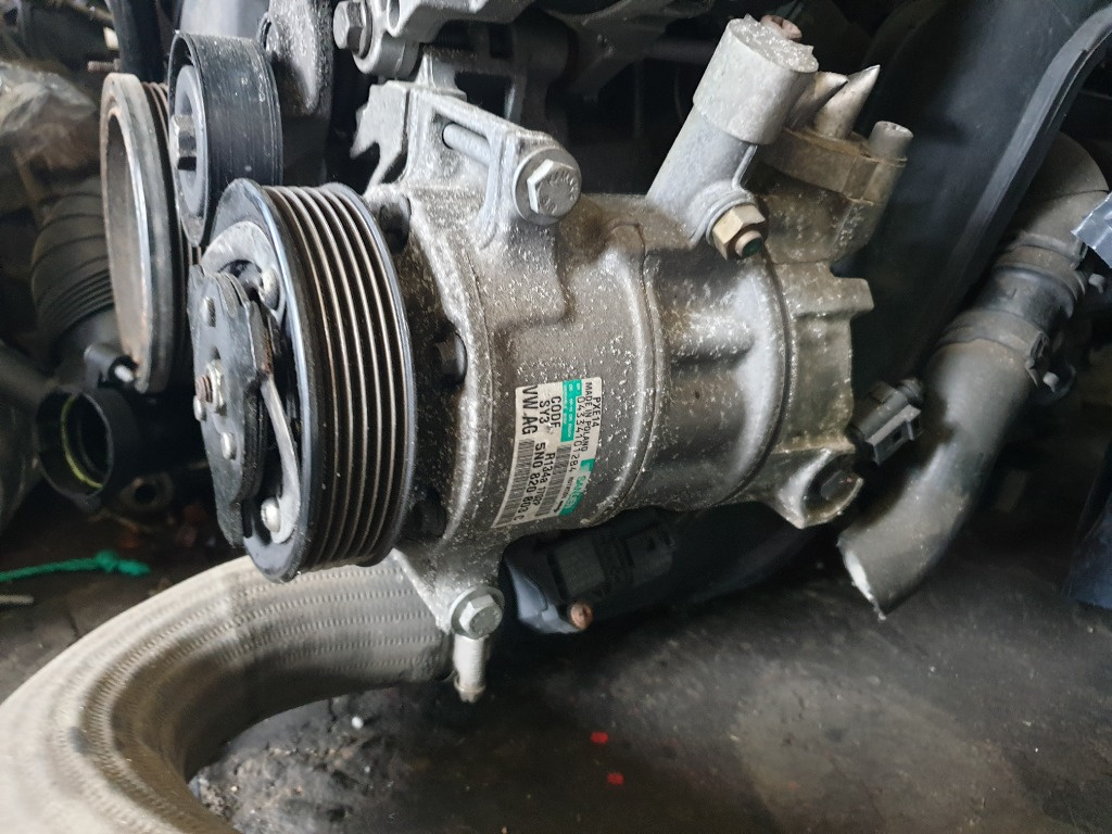 Compresor Clima Vw Passat B7 CC Tiguan Golf 6 2.0TDI Cod 5N0820803C