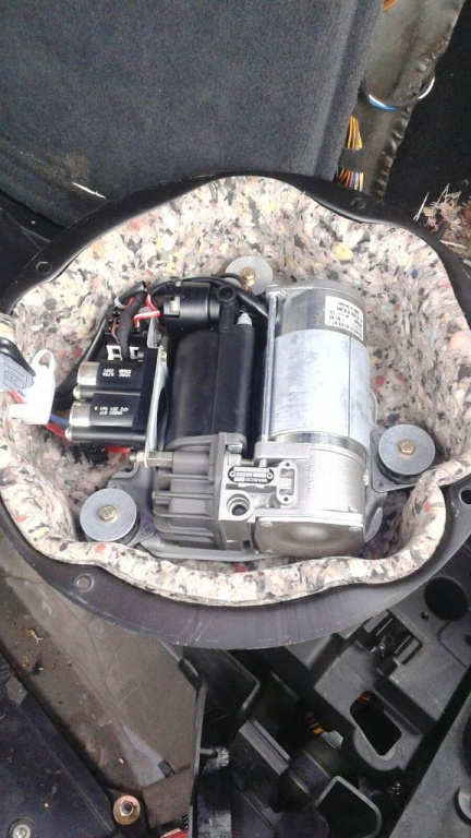 Compresor suspensie (compresor perne) BMW X5 - 3.0 d - E53 - 2002