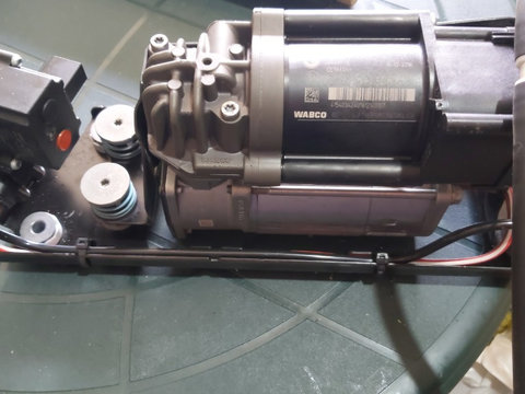 Compresor suspensie perne Bmw F11 Lci, F07