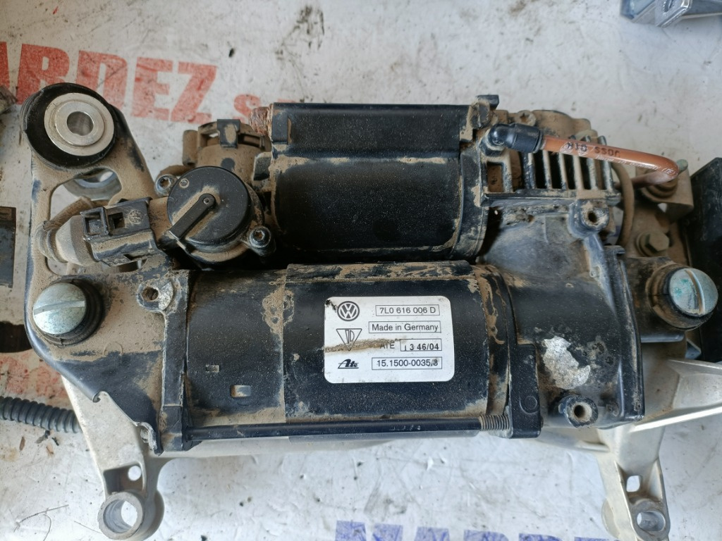 Compresor suspensie, perne de aer Vw Touareg 7L0616006D