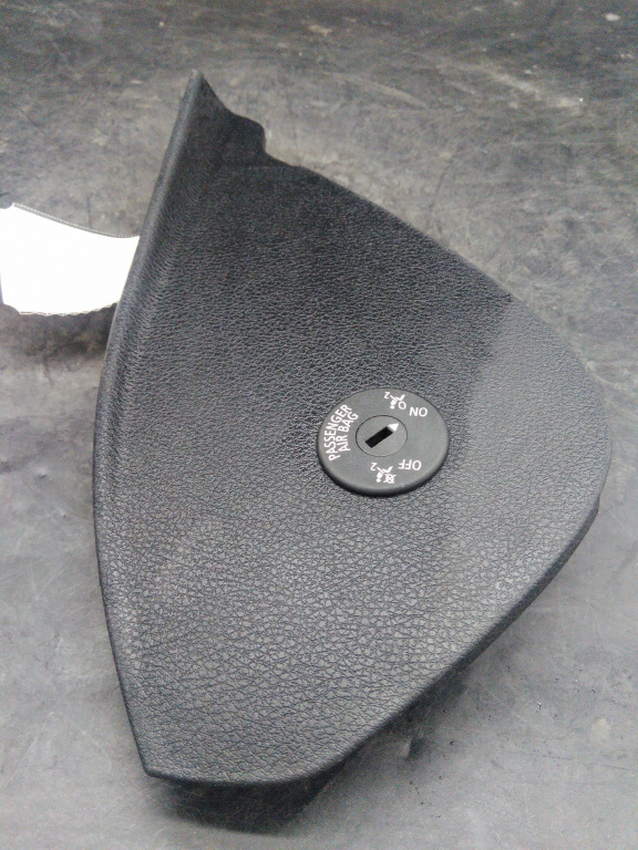 Comutator dezactivare airbag pasager (2006-2019) Bmw S1,s2,s3,s5,x1,x3,x5,x6 an 2010 cod piesa 61319196886
