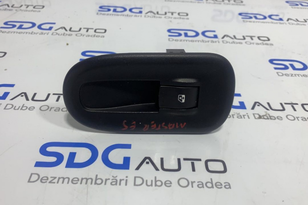 Comutator macara geam cod 8200548968 Renault Master 3 2.3 CDTI 2010-2016 Euro 5