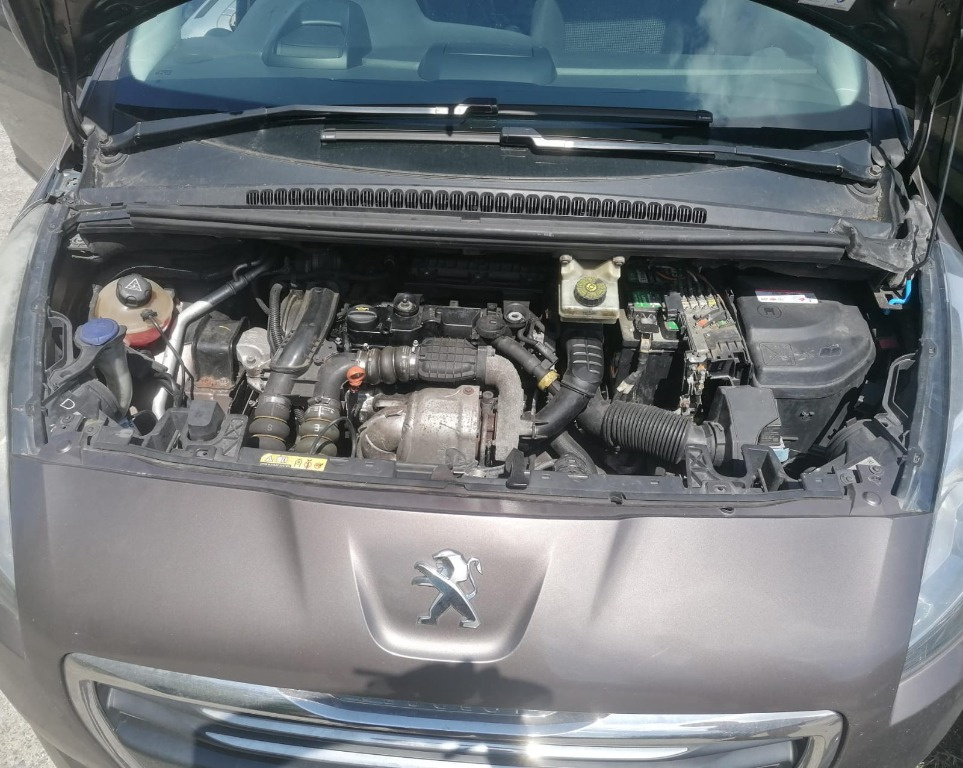 Conducta AC Peugeot 5008 2015 MPV 1.6 HD
