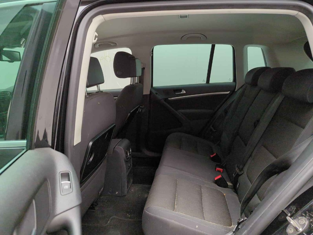Conducta AC Volkswagen Tiguan 2012 SUV 2