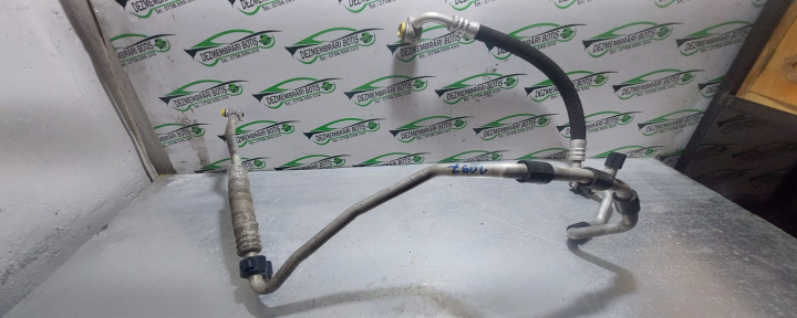 Conducta AC @@@@@@@ Volkswagen VW Touran [2003 - 2006] Minivan 1.9 TDI MT (100 hp)