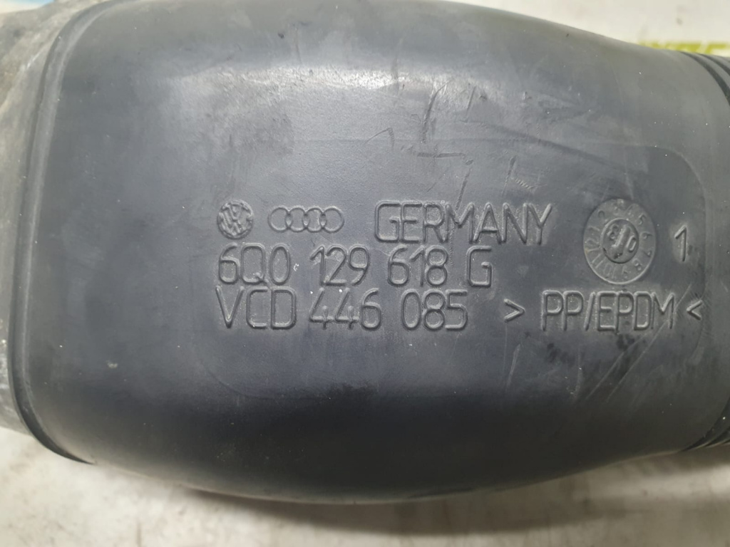 Conducta admisie 1.4 tdi 6q0129618G Audi