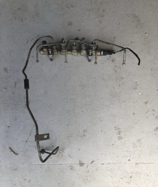 Conducta alimentare injectoare Renault Espace 4 [2002 - 2006] Minivan 2.2 dCi AT (150 hp)