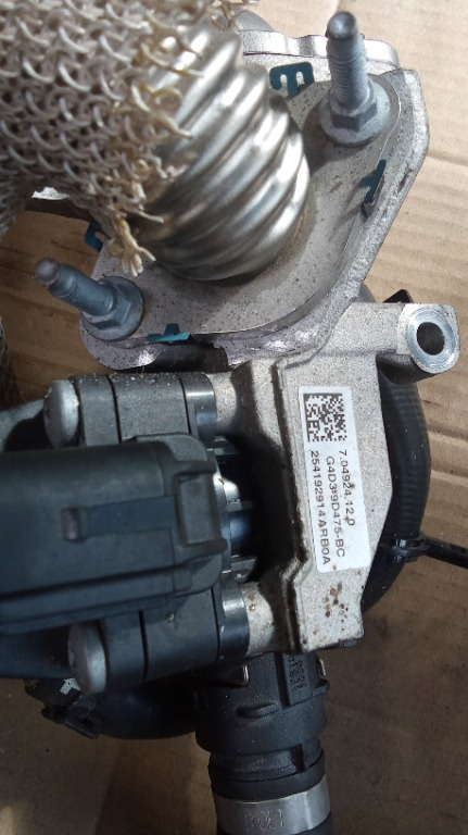 Conducta furtun apa 2.0 d 204dtd range rover evoque l551 k4d318b402bb