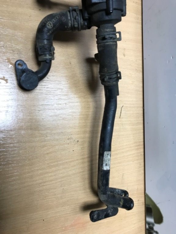 Conducta furtun lichid răcire vw t6 2.0 TDI cod 04l121034 și 04l121065s