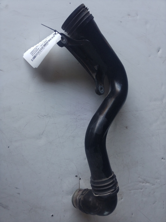 Conducta presiune aer, dinspre turbo spre intercooler Volkswagen Golf 5 an [2004-2009] BKC cod piesa 1K0145762P