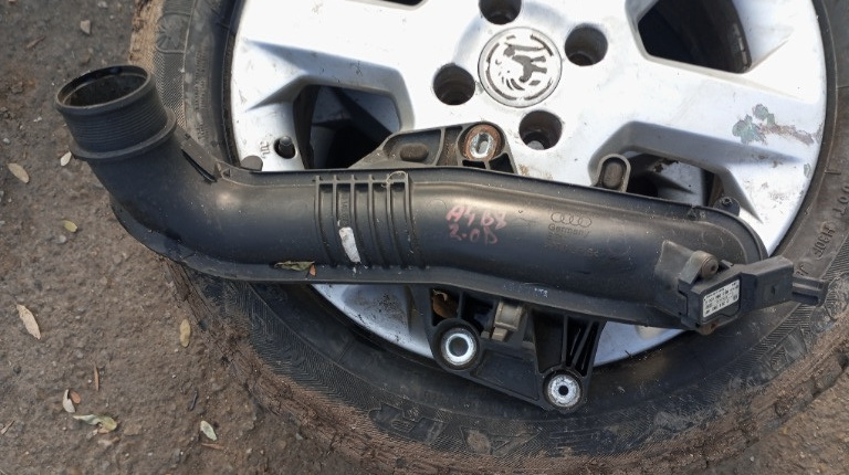 Conducta turbo plastic Audi A4 b8 motor 2.0tdi CAGA