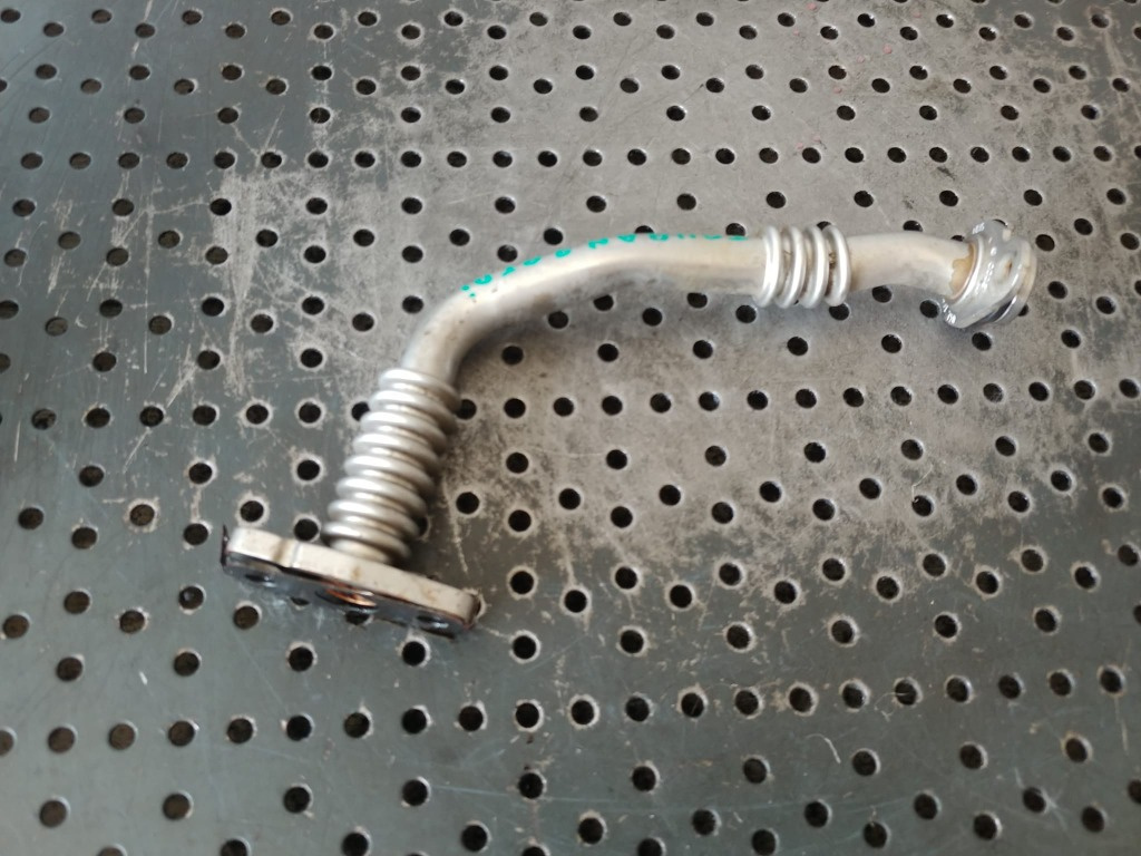 Conducta ulei 2.0 tdi dfg vw touran 5t1 04l145736h