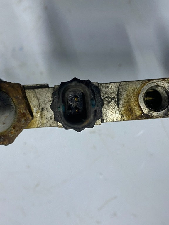 Conducta ulei Audi A8 4H 4.2 cod 0571457