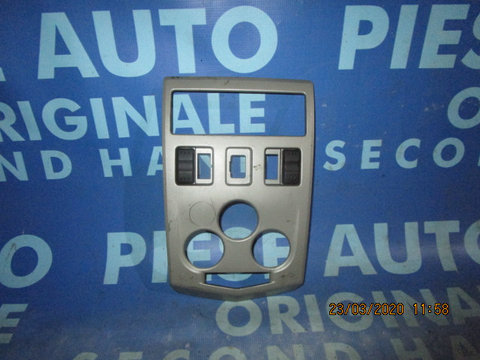 Consola bord Dacia Logan; 8200751186