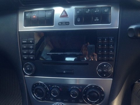 Consola centrală cu radio cd Mercedes c class w203 Facelift