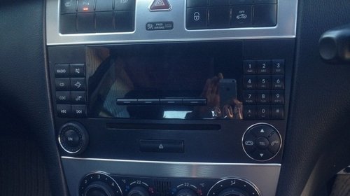 Consola centrală cu radio cd Mercedes c