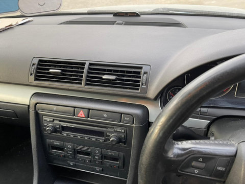 Consola centrala Audi A4 B7 [2004 - 2008] Sedan 4-usi 2.0 TDI MT (140 hp)