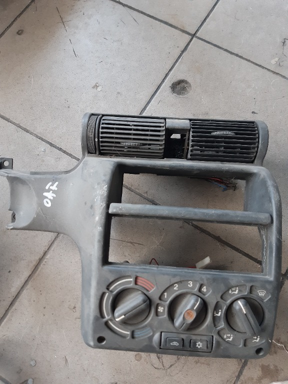 Consola centrala bord+GURI ventilatie+panou ac OPEL ASTRA F,cod:90450435