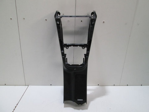 Consola centrala / Cal Vw Golf 6 An 2009 2010 2011 2012 cod 1K0862531A