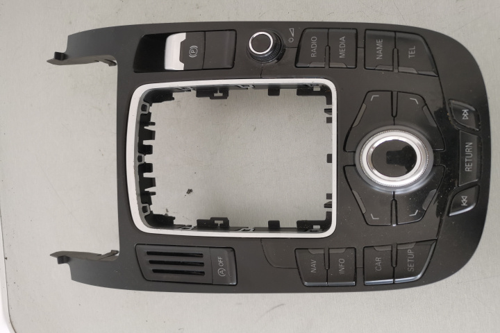Consola centrala Consola centrala Audi A4 A5 2.0 TDI cod motor CAGA an 2011 cod 8T0919609 8T0919609 Audi A4