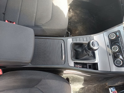 Consola centrala + cotiera Volkswagen Passat B7 20