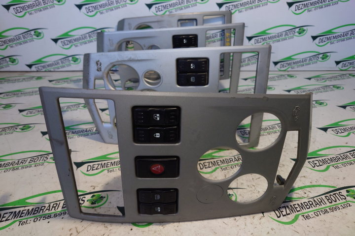 Consola centrala Dacia Logan [2004 - 2008] Sedan 1