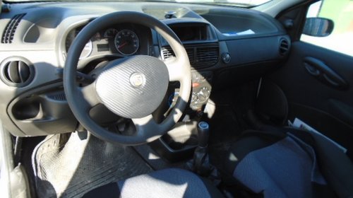Consola centrala Fiat Punto 2009 Hatchba