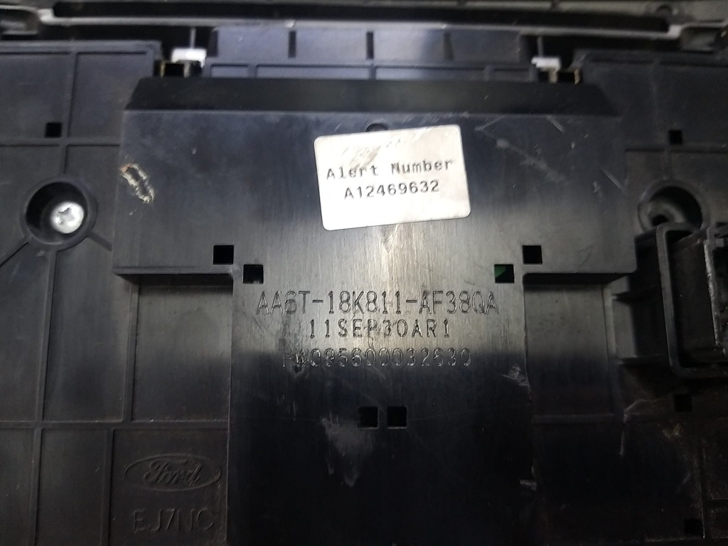 Consola centrala ford fiesta 6 ja8 a1246