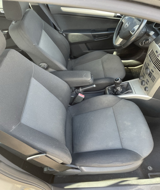 Consola centrala (*include ornament schimbator - BEIGE) Opel Astra H [facelift] [2005 - 2015] Hatchback 5-usi 1.4 ecoFLEX MT (90 hp)