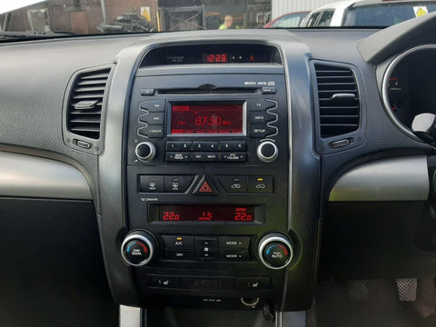 Consola centrala Kia Sorento 2010 SUV 2.2 DOHC