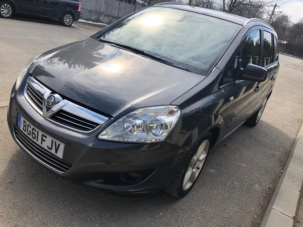 Consola centrala Opel Zafira B 2011 Hatc